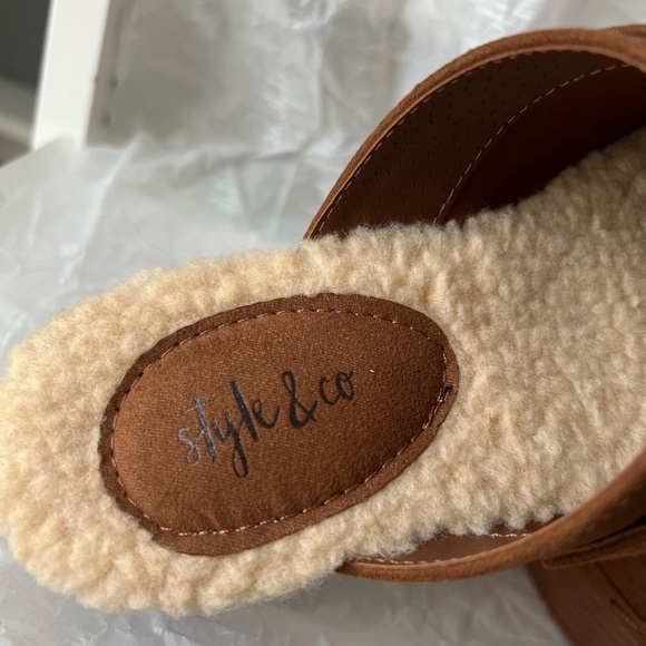 Style & Co Womens Dakotaa Slip-On Tan Suede Clogs 5M Buckle Cozy Winter Casual - Picture 6 of 16